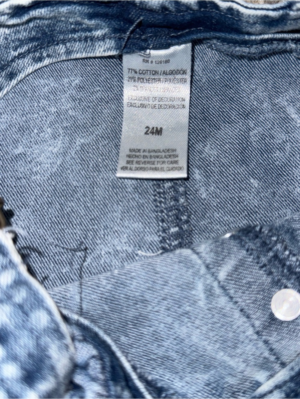 Two different brands - Picture 7 of 9